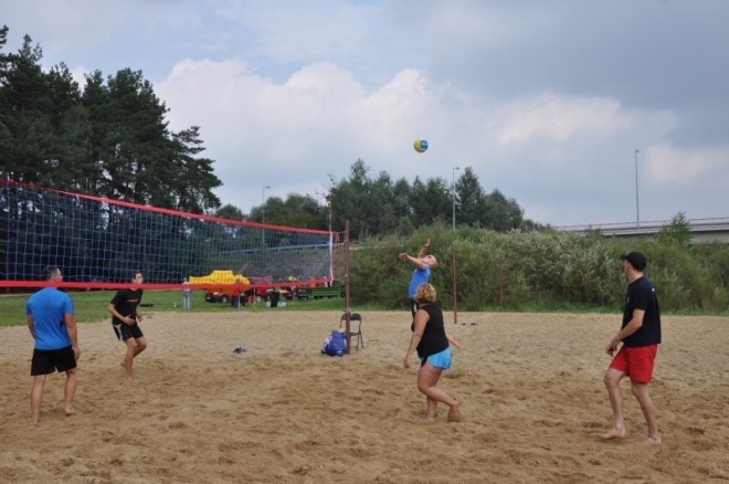 Huragan wygrał IV Otwarty Turniej Plażowej Piłki Siatkowej Mikstów [26.08.2012] - zdjęcie #23 - eOstroleka.pl