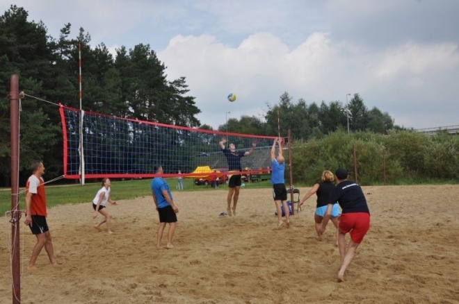 Huragan wygrał IV Otwarty Turniej Plażowej Piłki Siatkowej Mikstów [26.08.2012] - zdjęcie #24 - eOstroleka.pl
