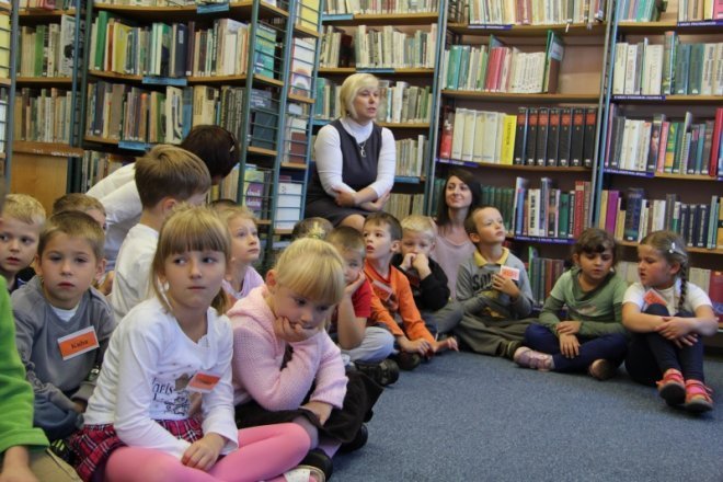 Polsko - angielskie czytanie dzieciom w Bibliotece Publicznej nr 2 [21 IX 2012] - zdjęcie #3 - eOstroleka.pl