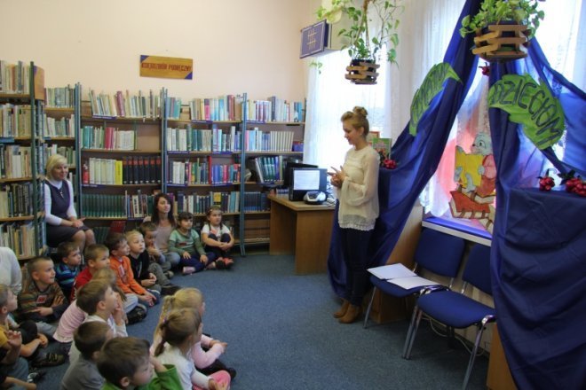 Polsko - angielskie czytanie dzieciom w Bibliotece Publicznej nr 2 [21 IX 2012] - zdjęcie #5 - eOstroleka.pl