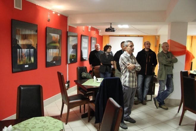 Wernisaż wystawy fotografii członków OTF w Art Caffe [5 X 2012] - zdjęcie #5 - eOstroleka.pl