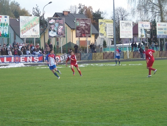 IV liga: Narew Ostrołęka - Nadnarwianka Pułtusk [03.11.2012] - zdjęcie #9 - eOstroleka.pl