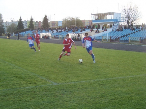 IV liga: Narew Ostrołęka - Nadnarwianka Pułtusk [03.11.2012] - zdjęcie #12 - eOstroleka.pl