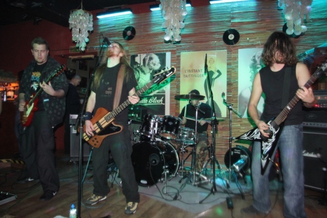 Kontrowersyjny zespół Butelka wystąpił w Avalonie [19 XI 2012] - zdjęcie #6 - eOstroleka.pl