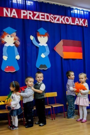 Pasowanie na przedszkolaka w Przedszkolu Miejskim nr 17 [22 XI 2012] - zdjęcie #19 - eOstroleka.pl