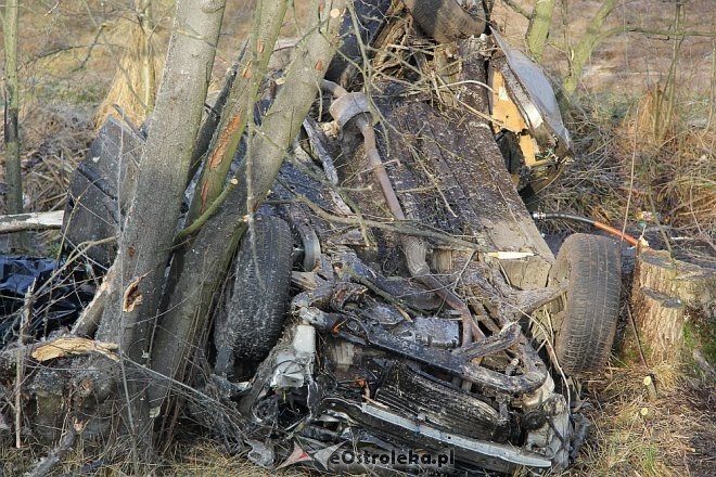 Wypadek pod Miastkowem [02.12.2012] - zdjęcie #5 - eOstroleka.pl