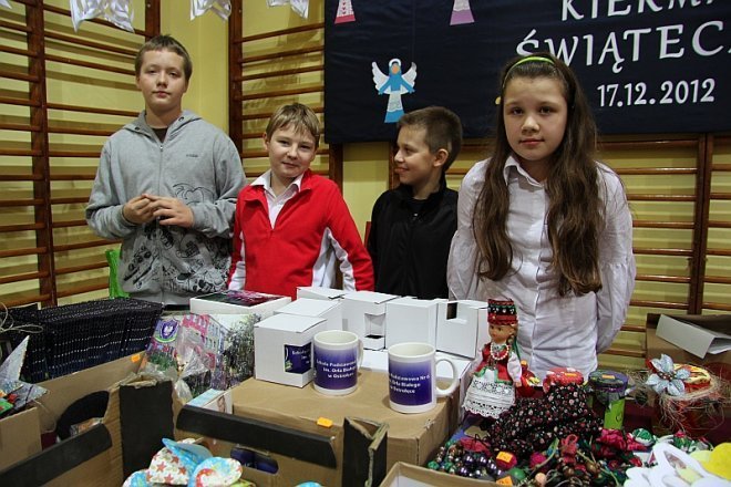 Świąteczne kolędowanie w Szkole Podstawowej nr 6 [18 XII 2012] - zdjęcie #2 - eOstroleka.pl