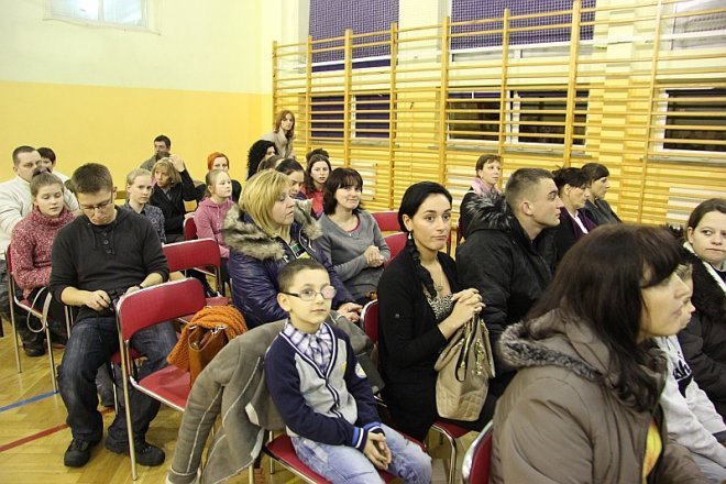 Świąteczne kolędowanie w Szkole Podstawowej nr 6 [18 XII 2012] - zdjęcie #15 - eOstroleka.pl