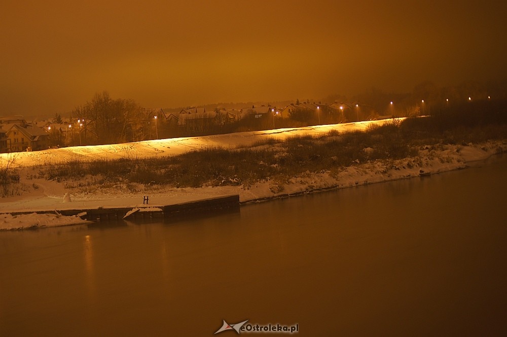 Miasto nocą - dzień przed końcem świata [20.12.2012] - zdjęcie #8 - eOstroleka.pl