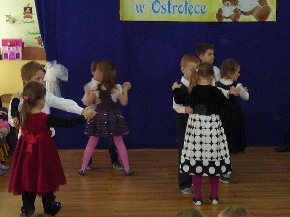 Przedszkolny Turniej Tańca [18.01.2013] - zdjęcie #9 - eOstroleka.pl