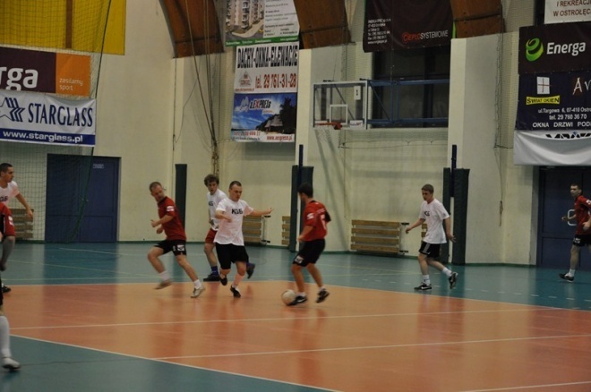 Nocna Liga Futsalu - ostatnia kolejka (05.04.2013) - zdjęcie #2 - eOstroleka.pl