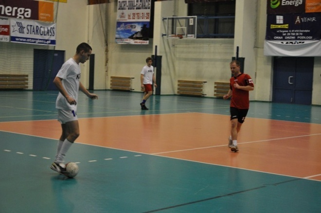 Nocna Liga Futsalu - ostatnia kolejka (05.04.2013) - zdjęcie #3 - eOstroleka.pl