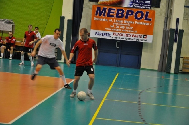 Nocna Liga Futsalu - ostatnia kolejka (05.04.2013) - zdjęcie #4 - eOstroleka.pl