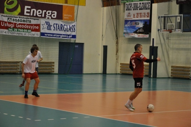 Nocna Liga Futsalu - ostatnia kolejka (05.04.2013) - zdjęcie #7 - eOstroleka.pl