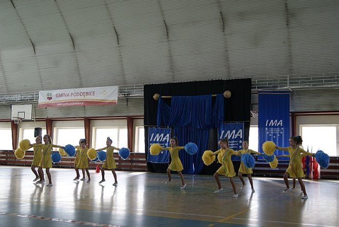 Cheerleaderki z Ostrołęki pierwsze na zawodach w Poddębicach [13.04.2013] - zdjęcie #6 - eOstroleka.pl