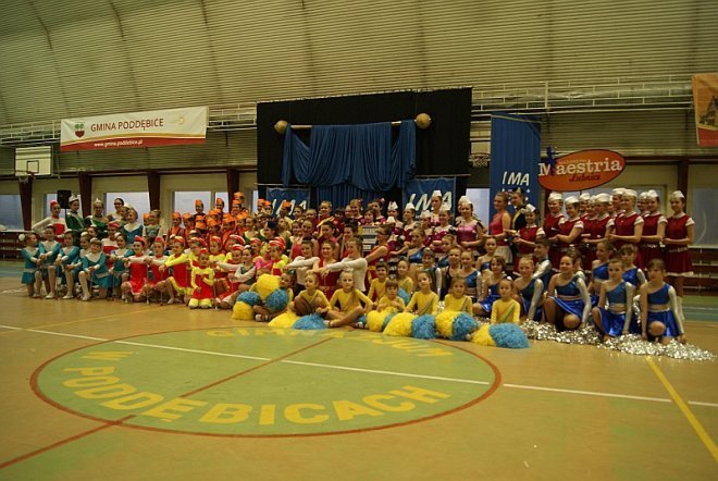Cheerleaderki z Ostrołęki pierwsze na zawodach w Poddębicach [13.04.2013] - zdjęcie #12 - eOstroleka.pl