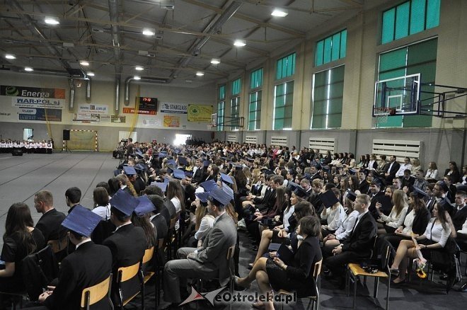 Uroczyste zakończenie roku szkolnego w III LO w Ostrołęce [25.04.2013] - zdjęcie #9 - eOstroleka.pl