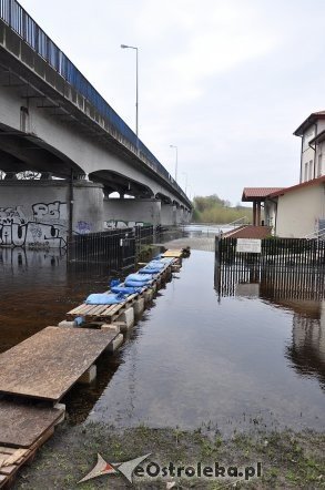 Poziom wody w Narwi [01.05.2013] - zdjęcie #5 - eOstroleka.pl