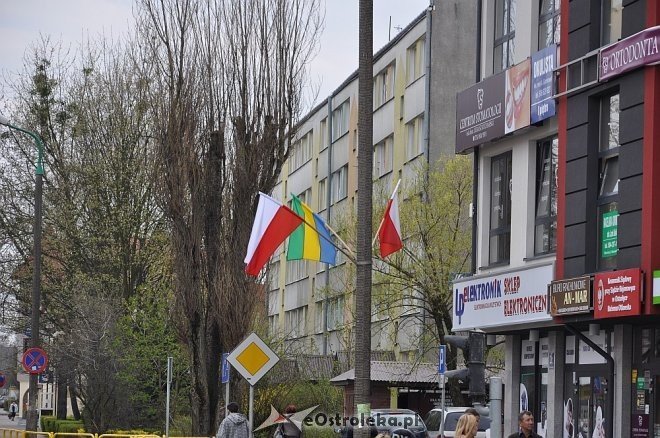 Dzień Flagi Rzeczypospolitej Polskiej [02.05.2013] - zdjęcie #1 - eOstroleka.pl