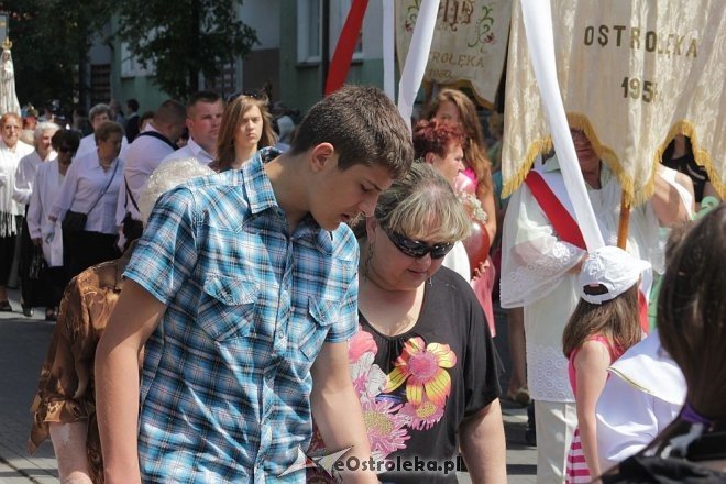 Boże Ciało - procesja w sanktuarium pw. św. Antoniego Padewskiego [30.05.2013] - zdjęcie #13 - eOstroleka.pl