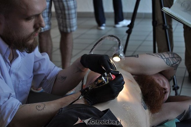 „Tusz za rogiem” – Pokaz tatuażu w Galerii Ostrołęka [ZDJĘCIA] - zdjęcie #12 - eOstroleka.pl