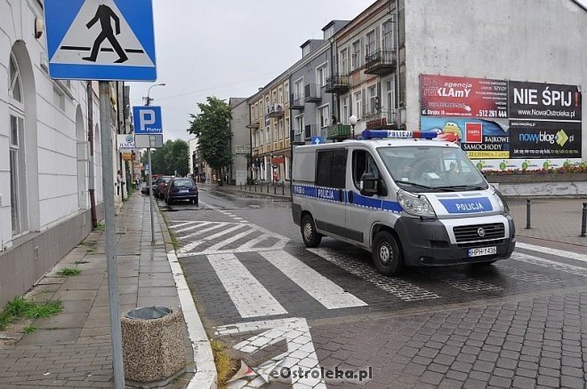 Ewakuacja ulicy Kościuszki. Ktoś podłożył bombę w Prokuraturze? - zdjęcie #1 - eOstroleka.pl