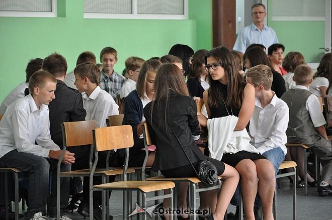 Uroczyste zakończenie roku szkolnego w Szkole Podstawowej nr 2 - zdjęcie #6 - eOstroleka.pl