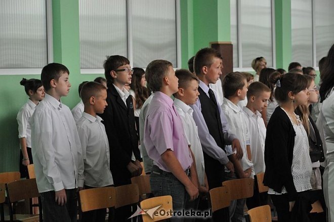 Uroczyste zakończenie roku szkolnego w Szkole Podstawowej nr 2 - zdjęcie #13 - eOstroleka.pl