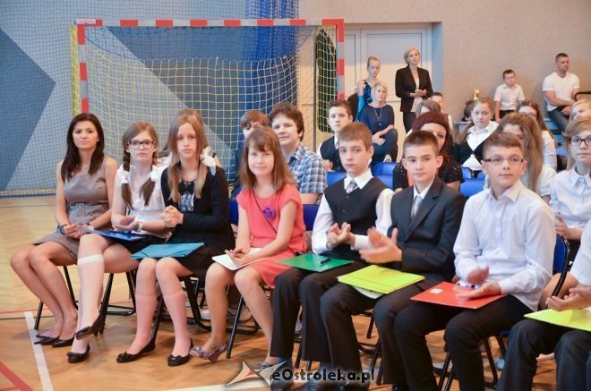 Zakończenie roku szkolnego w Szkole Podstawowej nr 10 - zdjęcie #13 - eOstroleka.pl