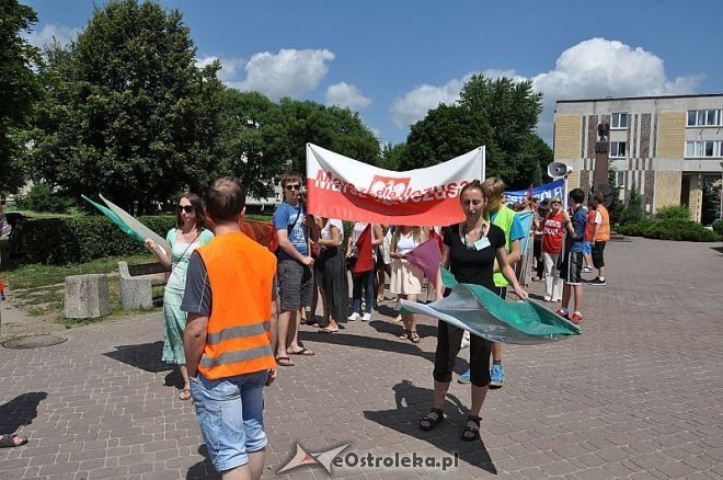 Marsz dla Jezusa ulicami Ostrołęki [18.07.2013] - zdjęcie #9 - eOstroleka.pl