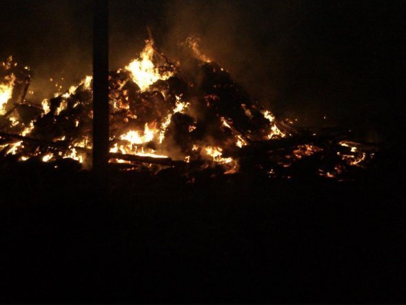 Pożar stodoły w miejscowości Dzwonek - zdjęcie #8 - eOstroleka.pl