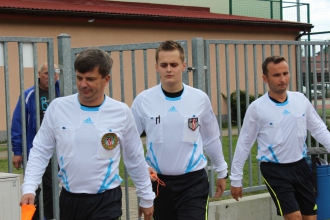 LUKS Łęg Przedmiejski - FC 2012 Różan (22.09.2013) - zdjęcie #4 - eOstroleka.pl