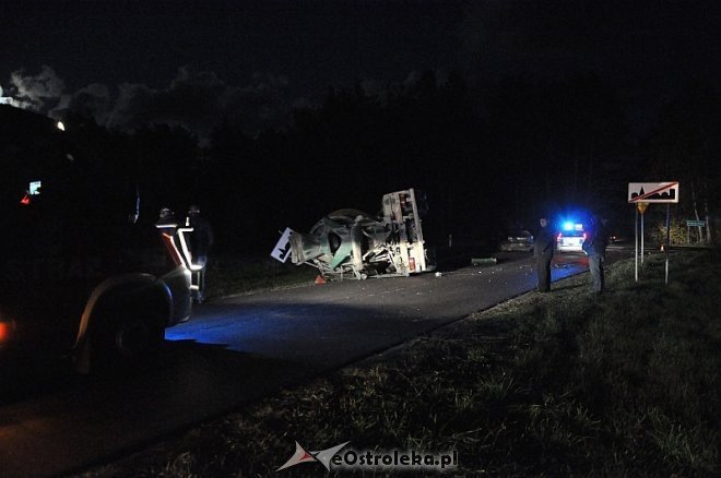 Wypadek w Laskowcu: Ciężarówka wjechała w auto osobowe. Jedna osoba trafiła do szpitala [18.10.2013] - zdjęcie #13 - eOstroleka.pl