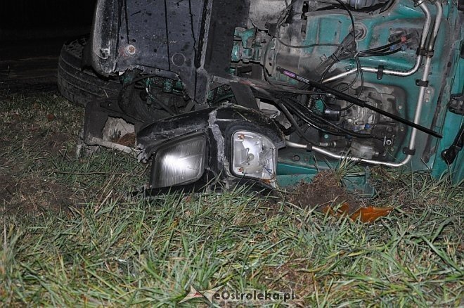 Wypadek w Laskowcu: Ciężarówka wjechała w auto osobowe. Jedna osoba trafiła do szpitala [18.10.2013] - zdjęcie #16 - eOstroleka.pl
