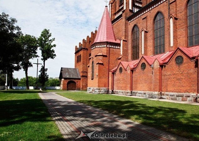 Kościół w Myszyńcu podniesiony do rangi „Bazyliki Mniejszej” [12.11.2013] - zdjęcie #6 - eOstroleka.pl