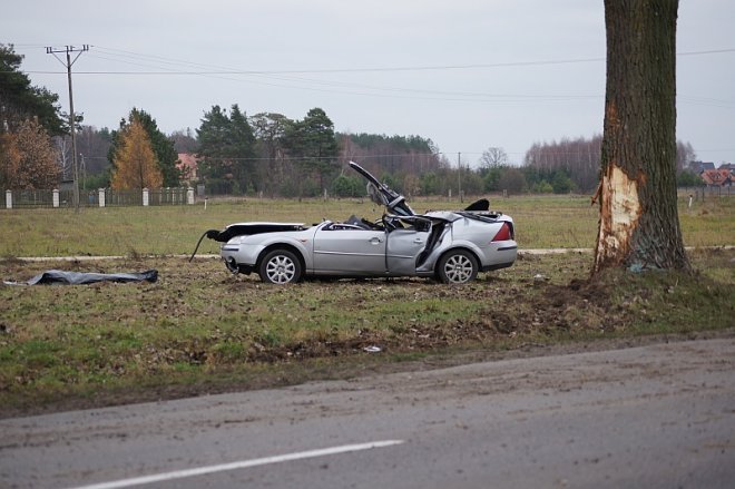 Śmiertelny wypadek w Antoniach [18.11.2013] - zdjęcie #11 - eOstroleka.pl
