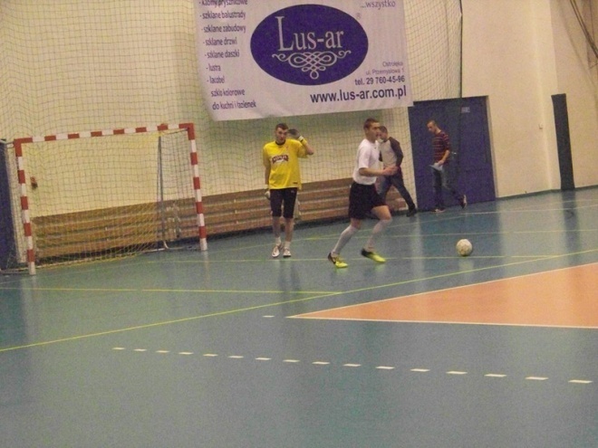 1. kolejka Nocnej Ligi Futsalu (22.11.2013) - zdjęcie #15 - eOstroleka.pl