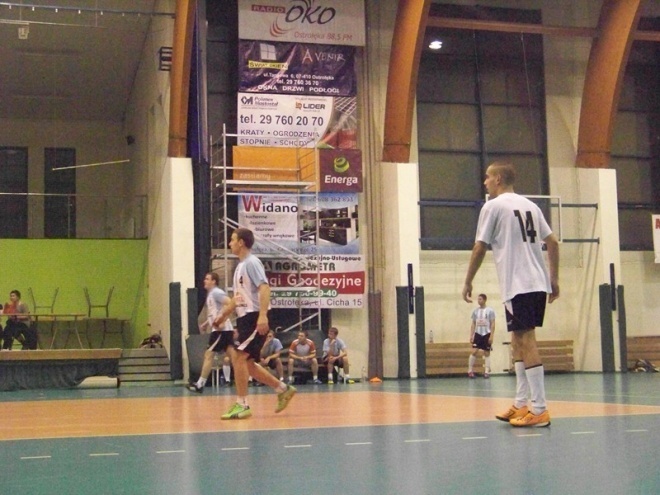 1. kolejka Nocnej Ligi Futsalu (22.11.2013) - zdjęcie #31 - eOstroleka.pl