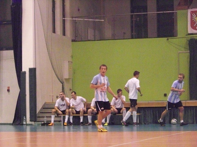 1. kolejka Nocnej Ligi Futsalu (22.11.2013) - zdjęcie #47 - eOstroleka.pl