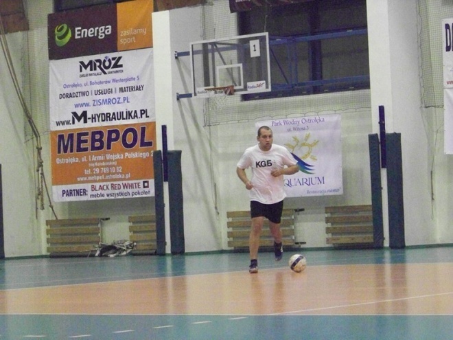 1. kolejka Nocnej Ligi Futsalu (22.11.2013) - zdjęcie #48 - eOstroleka.pl