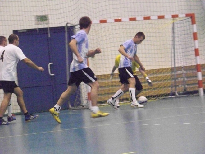 1. kolejka Nocnej Ligi Futsalu (22.11.2013) - zdjęcie #54 - eOstroleka.pl