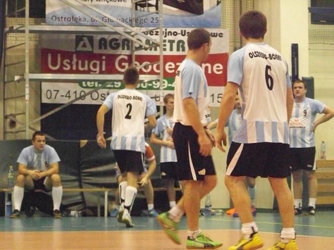 1. kolejka Nocnej Ligi Futsalu (22.11.2013) - zdjęcie #55 - eOstroleka.pl