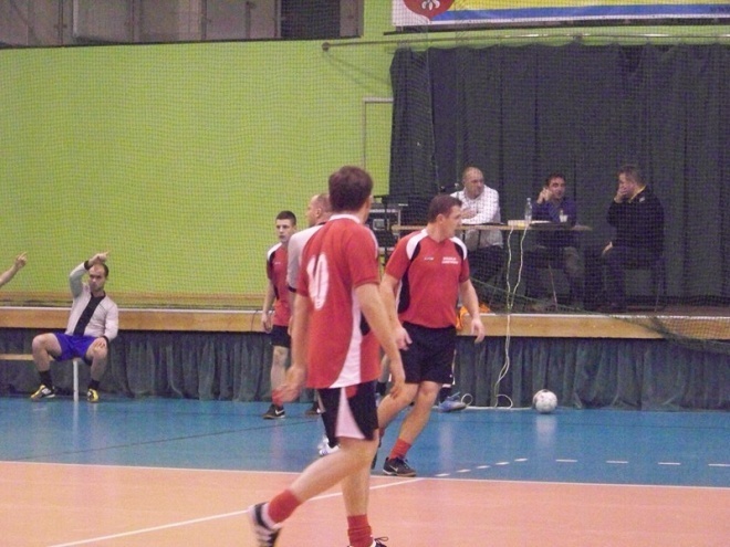 1. kolejka Nocnej Ligi Futsalu (22.11.2013) - zdjęcie #20 - eOstroleka.pl