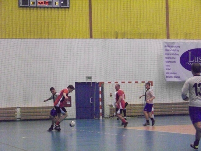 1. kolejka Nocnej Ligi Futsalu (22.11.2013) - zdjęcie #68 - eOstroleka.pl
