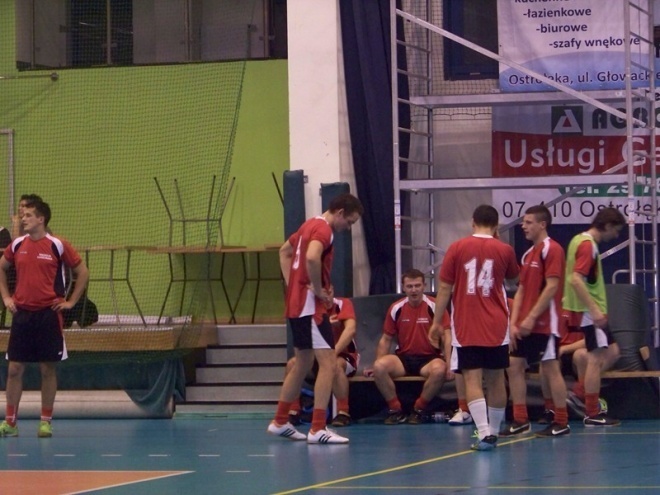 1. kolejka Nocnej Ligi Futsalu (22.11.2013) - zdjęcie #36 - eOstroleka.pl