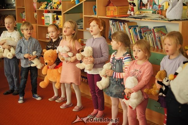 Przedszkolaków z „siedemnastki” odwiedziły pluszowe misie [25.11.2013] - zdjęcie #17 - eOstroleka.pl