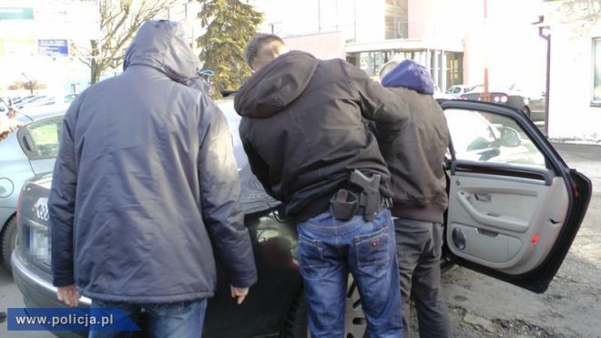 Policja zlikwidowała wytwórnię dopalaczy - zdjęcie #3 - eOstroleka.pl