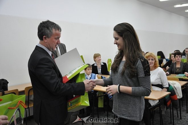 Rozstrzygnięcie laureatów konkursu na zbiórkę makulatury i baterii [19.12.2013] - zdjęcie #33 - eOstroleka.pl