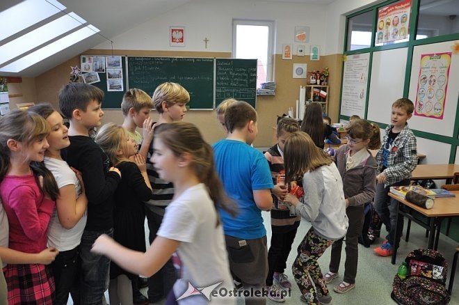 WOŚP 2014: Szkoła Podstawowa w Rzekuniu zebrała już pieniądze [10.01.2014] - zdjęcie #4 - eOstroleka.pl