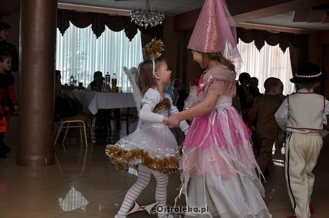 Wielki Bal Karnawałowy dla Dzieci [ZDJĘCIA] - zdjęcie #23 - eOstroleka.pl